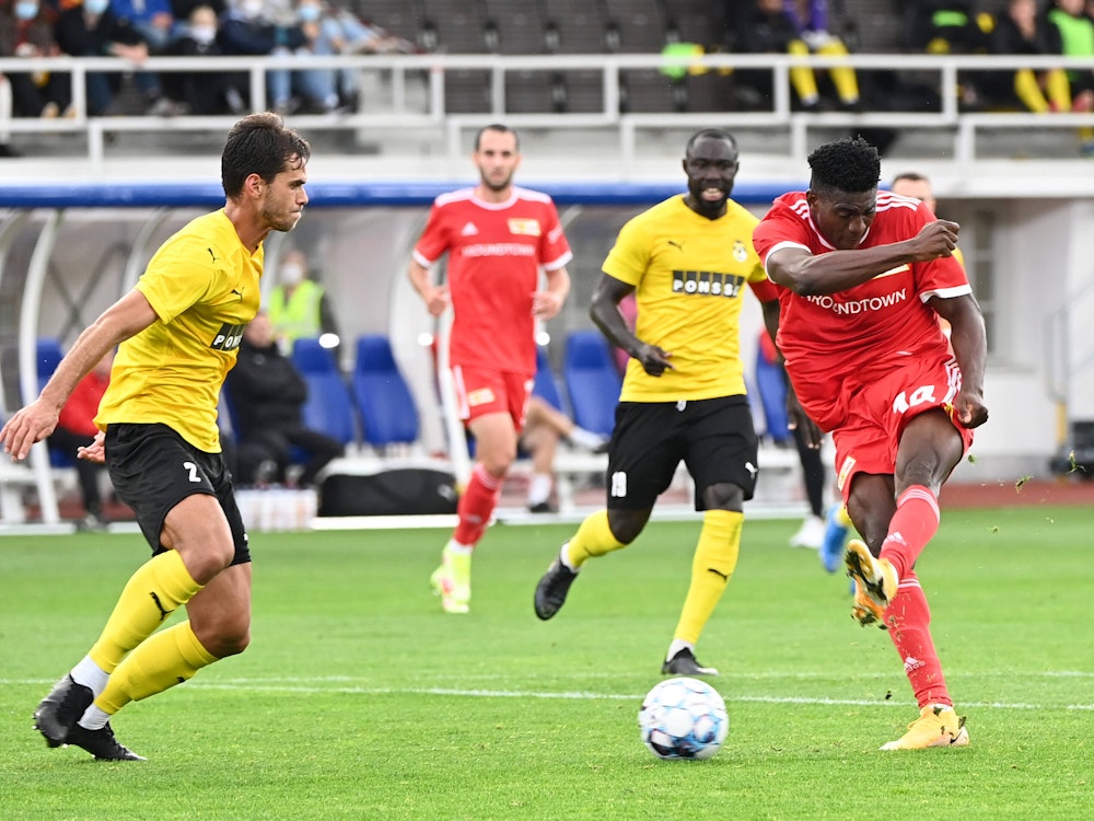 Union Berlins Taiwo Awoniyi erzielt beim Conference-League-Spiel gegen Kuopion PS das 3:0.