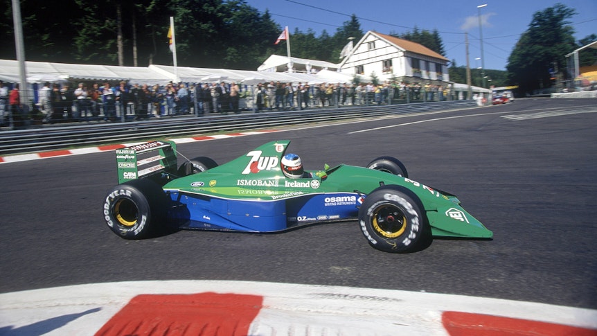 Michael Schumacher fährt am 25. August in seinem Jordan auf der Rennstrecke in Spa.