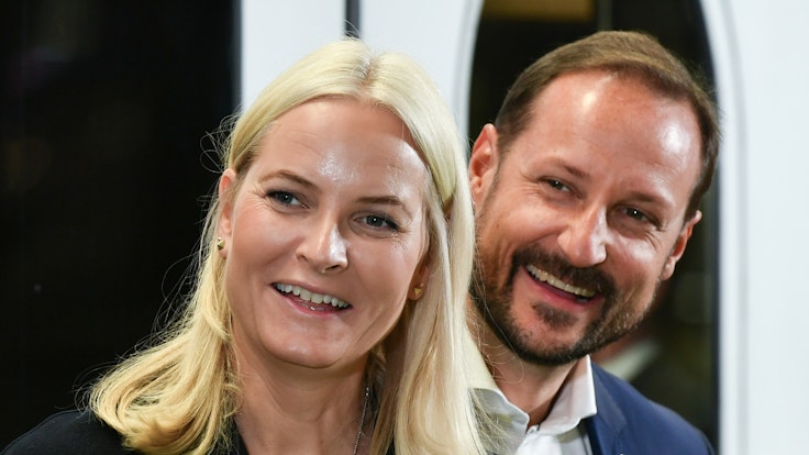 Kronprinzessin Mette-Marit und Haakon, Kronprinz von Norwegen, hier auf der Frankfurter Buchmesse, zählen als eines der beliebtesten Königspaare Europas.