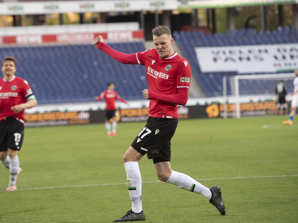 Hannovers Marvin Ducksch jubelt nach seinem Tor zum 1:0 gegen Darmstadt.