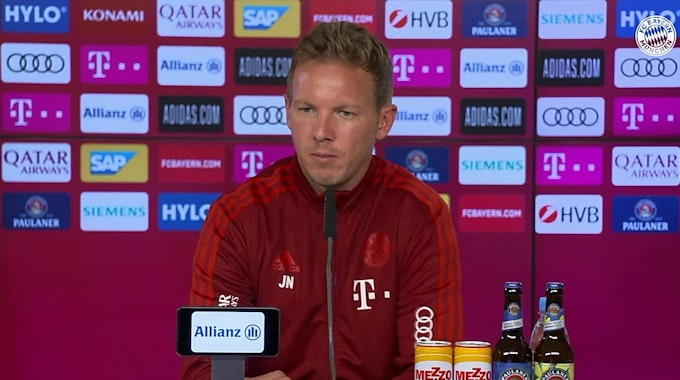 Bayern Münchens Trainer Julian Nagelsmann bei der Pressekonferenz.