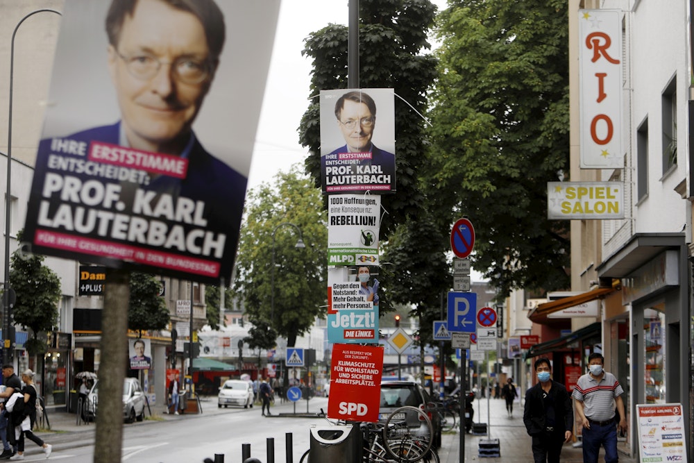 Wahlplakate von Karl Lauterbach in Köln.