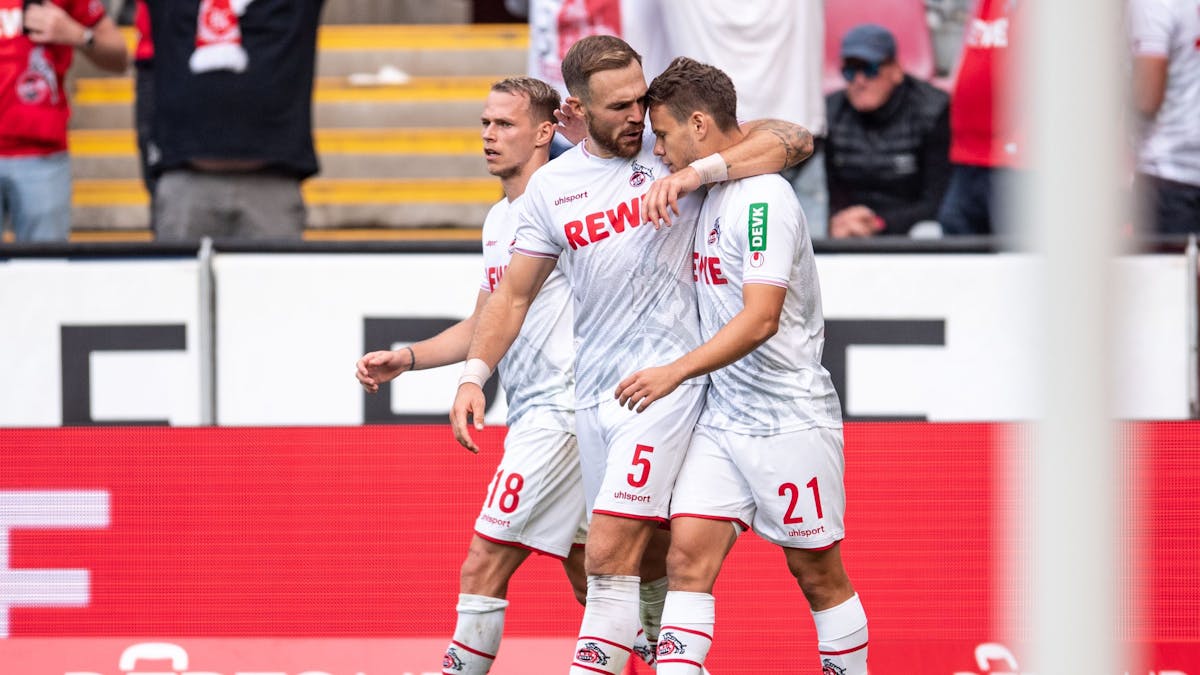 Kölns Ondrej Duda (l-r), Rafael Czichos und Torschütze Louis Schaub jubeln nach dem Treffer zum 1:0.&nbsp;&nbsp;