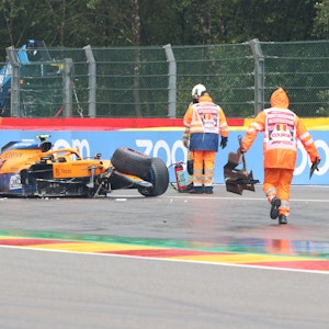 Lando Norris aus Großbritannien von Team McLaren verunglückte mit seinem Auto.