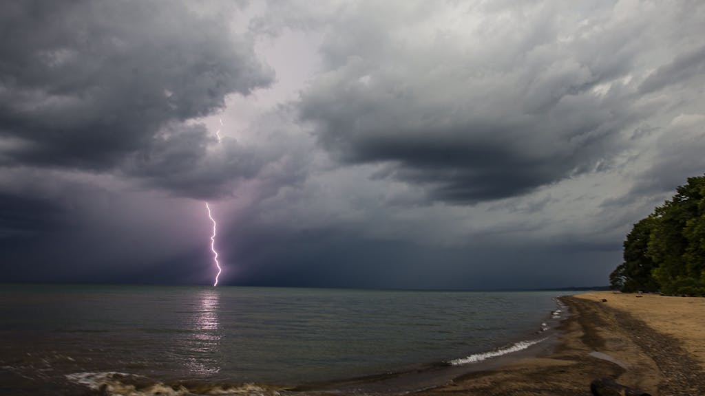 Ein Gewitter über dem Lake Michigan.