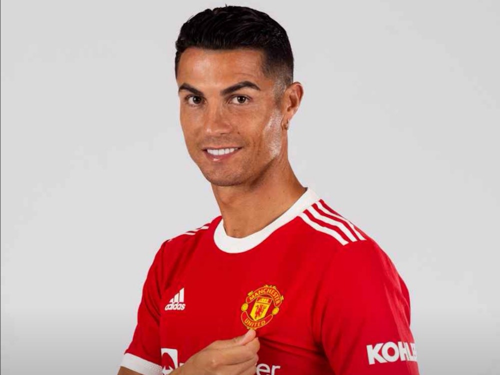 Manchester United präsentiert die ersten Bilder von Cristiano Ronaldo in seinem neuen Trikot.