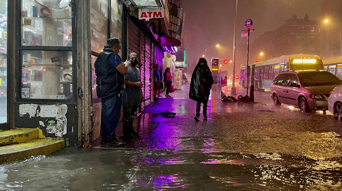 Ausläufer des Hurrikans „Ida“ trafen New York mit voller Wucht. Die Straßen sind überflutet.