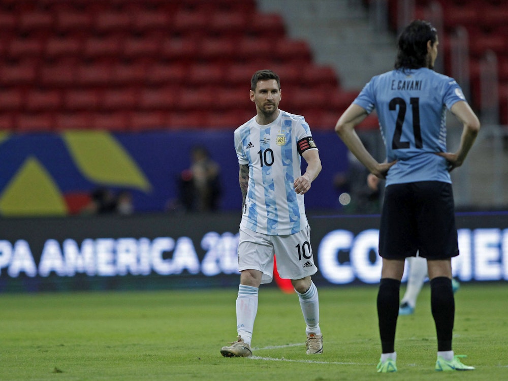 Lionel Messi und Edinson Cavani während ihres Copa-America-Duells.