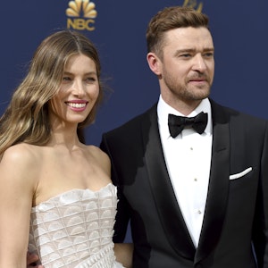 Justin Timberlake und seine Jessica, hier beim US-Fernsehpreis Emmy 2018, leben in der Regel sehr privat. Jetzt postet Timberlake ein seltenes Pärchen-Foto.