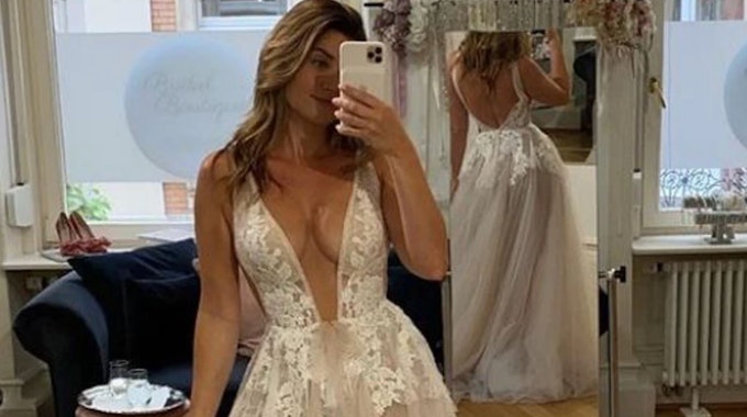 Ex-„Bachelorette“ Nadine Klein zeigte sich schon am 11. Juni auf Instagram in einem Hochzeitskleid – jetzt hat sie (in einem anderen Kleid) geheiratet.
