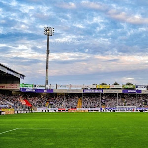 Im Stadion an der Bremer Brücke in Osnabrück fiel gegen Viktoria Köln kurzzeitig das Flutlicht aus