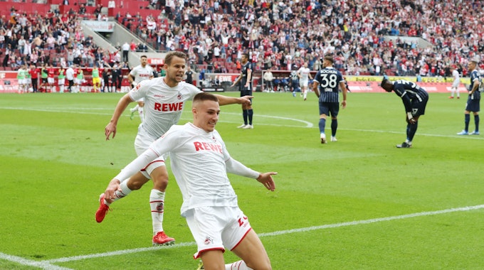 Jubel nach dem Tor zum 2:0: Torschütze Tim Lemperle (1. FC Köln)