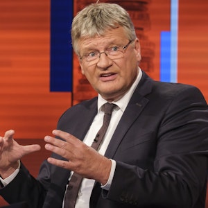 AfD-Bundessprecher Jörg Meuthen wurde bei „Hart aber fair“ am Montag (6. September) nach einem Konter von Moderator Frank Plasberg plötzlich kleinlaut.