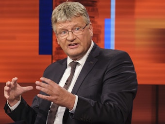 AfD-Bundessprecher Jörg Meuthen wurde bei „Hart aber fair“ am Montag (6. September) nach einem Konter von Moderator Frank Plasberg plötzlich kleinlaut.