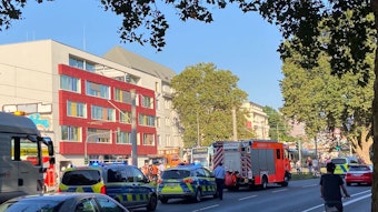 Köln: Unfall am Bahnübergang Aachener Weiher