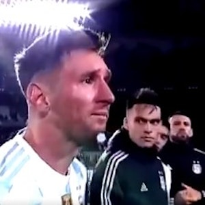 Lionel Messi weint nach seinem Tor-Rekord.