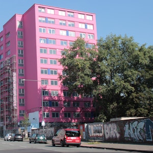 Das Gebäude des Pascha-Bordells wurde pink gestrichen.