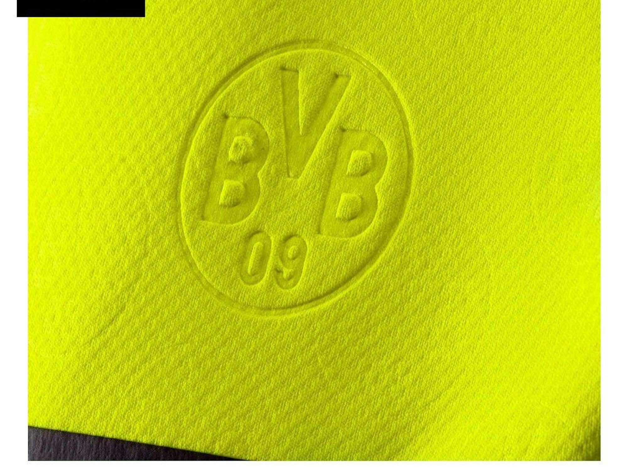 Auf dem neuen Champions-League-Trikot der Dortmunder ist das Wappen nur sehr schwer zu erkennen.