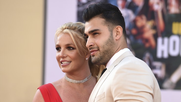 Britney Spears ist mit Sam Asghari, hier 2019 im TCL Chinese Theatre in Los Angeles, verlobt. Um dese Zeit zu genießen, löscht sie ihren Instagram-Account.