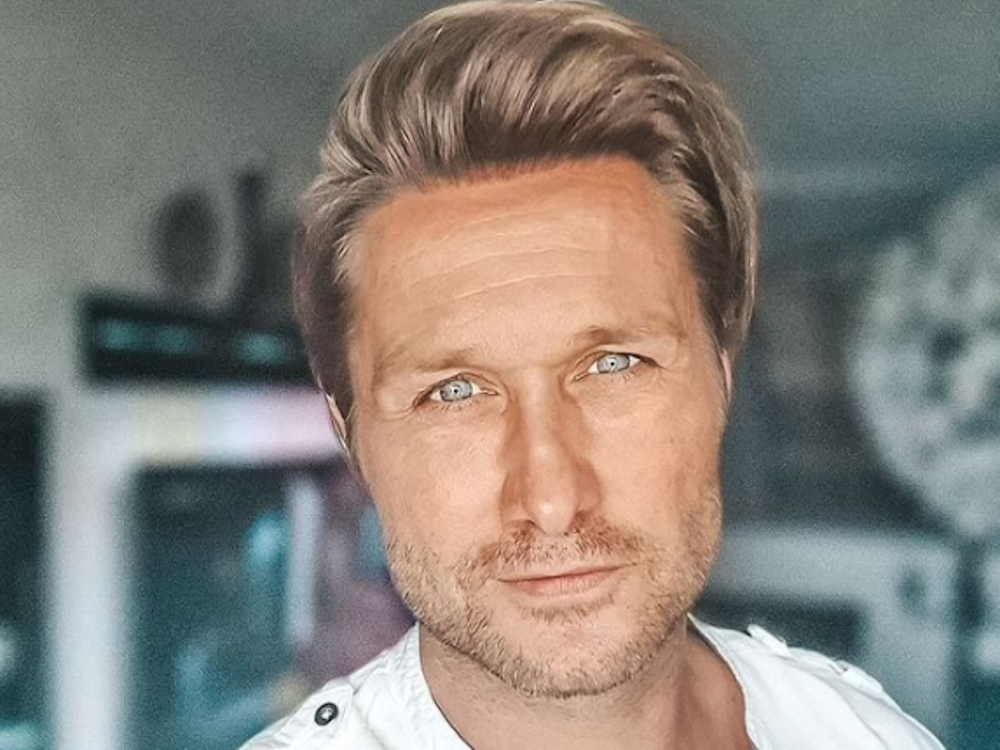 Nico Schwanz, hier auf einem Instagram-Selfie vom 30. August, hat es satt: Jetzt möchte er ältere Frauen daten.