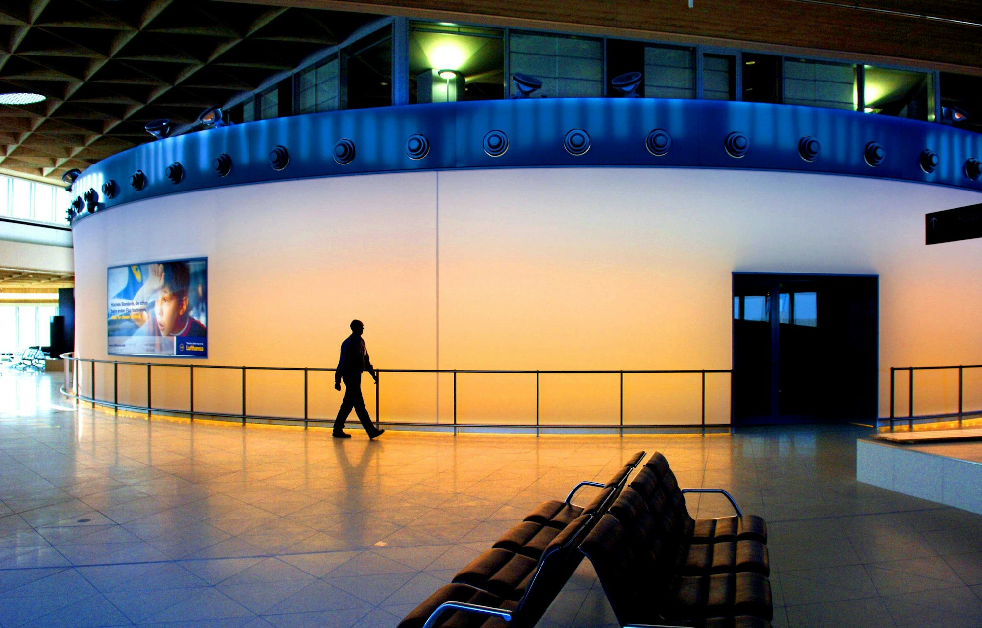 Außenansicht der Lufthansa-Lounge am Flughafen Köln/Bonn