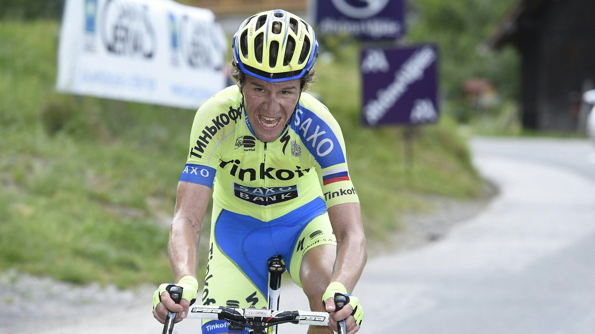 Chris Anker Sörensen angestrengt auf einem Rennrad