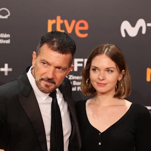 Der Schauspieler Antonio Banderas und seine Tochter Stella kommen am 17. September 2021 zur Eröffnungsgala des Filmfestivals von San Sebastian.