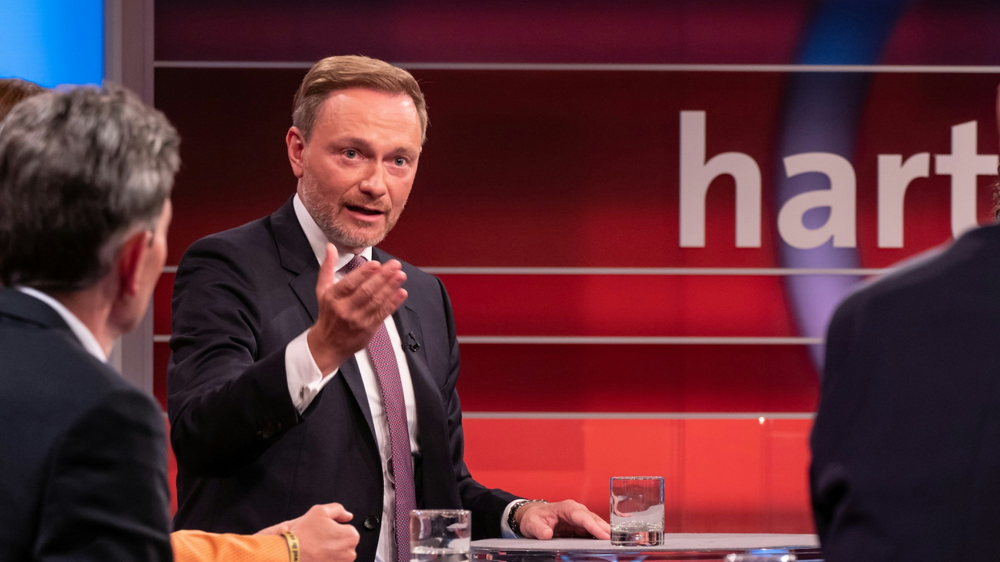 Christian Lindner (FDP) am 20. September 2021 in der TV-Talkrunde „Hart aber fair“ – er kam zu spät, es gab eine Vollsperrung auf der Autobahn.