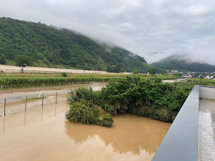 Hochwasser an der Schreinerei Rönnefarth (15. Juli 2021)