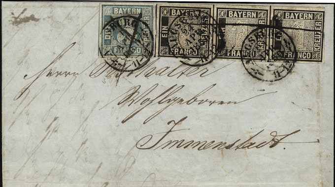Der alte Brief mit seltenen und wertvollen Briefmarken brachte es auf eine beträchtliche Summe. Drei „Schwarze Einser“ und ein „Blauer Dreier“ wurden damals aufgeklebt.