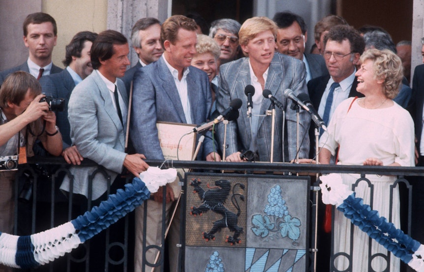 Boris Becker auf dem Rathaus-Balkon in Leimen