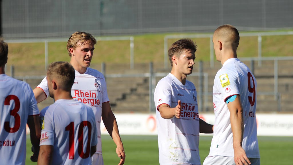 Die U21 des 1. FC Köln jubelt gegen Sportfreunde Lotte.