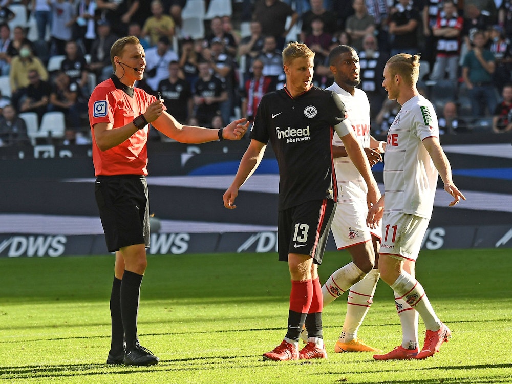 Der 1. FC Köln spielt bei Eintracht Frankfurt.