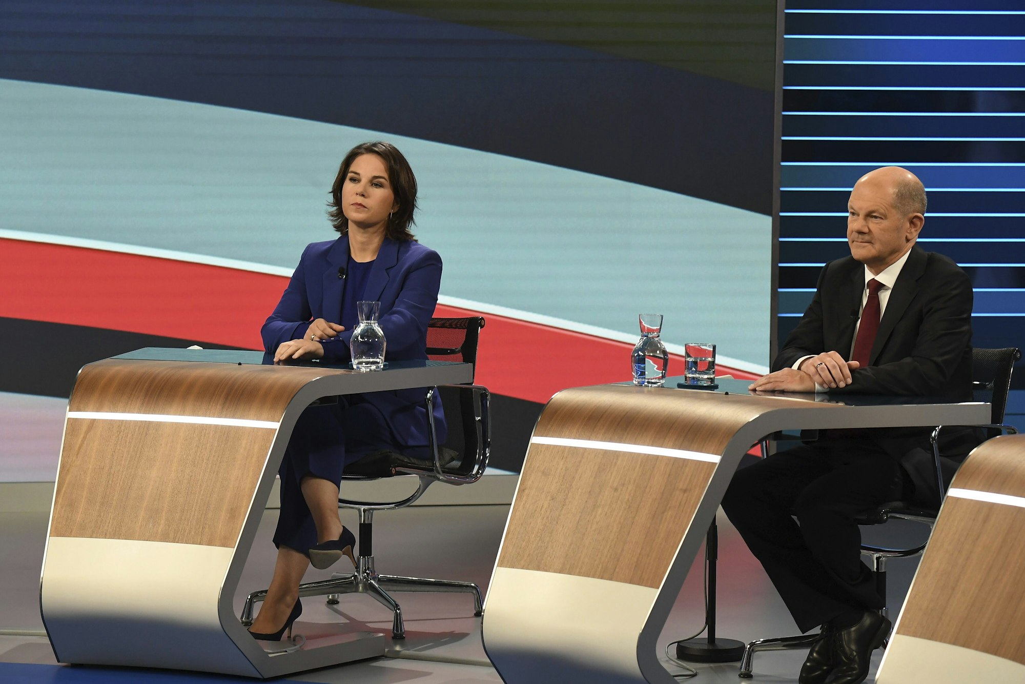 Annalena Baerbock (Die Grünen) und Olaf Scholz (SPD)bei einer TV-Diskussion am 23. September.
