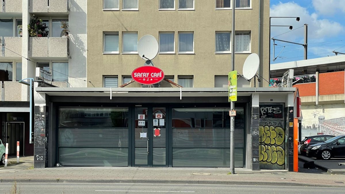 Das Saray Cafe in Köln-Ehrenfeld am Ehrenfeldgürtel.