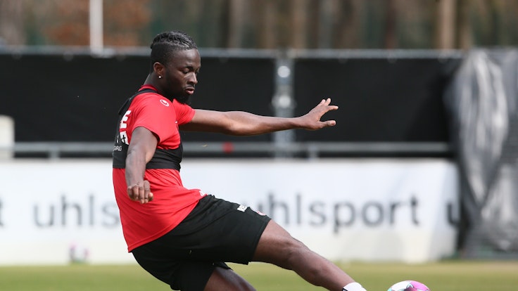 Tolu Arokodare trainiert beim 1. FC Köln.