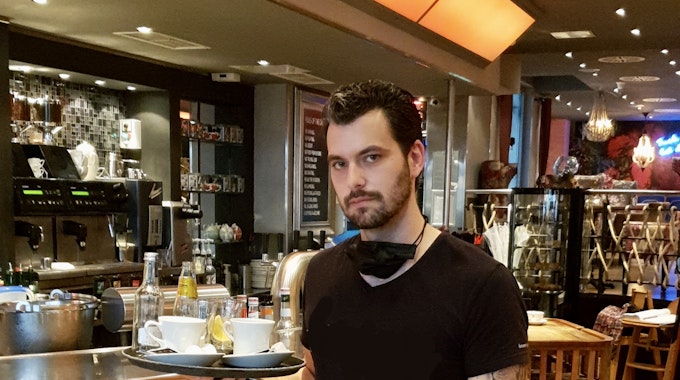 Mülheim an der Ruhr: Betriebsleiter Noel Endemann (31) im Café Leonardo
