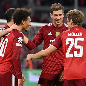 Robert Lewandowski, Leroy Sane, Leon Goretzka und Thomas Müller jubeln beim 5:0-Sieg von Bayern München in der Champions League