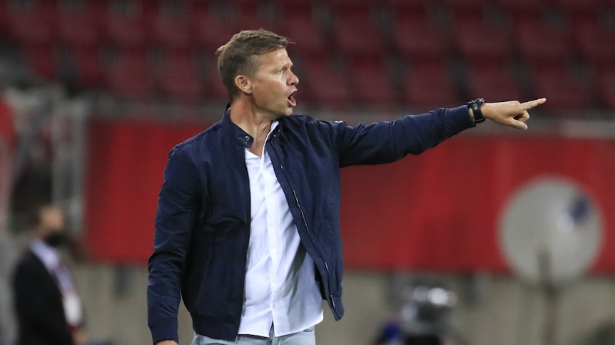 Salzburg-Trainer Jesse Marsch coacht sein Team während des österreichischen Pokalfinales im Mai 2020.