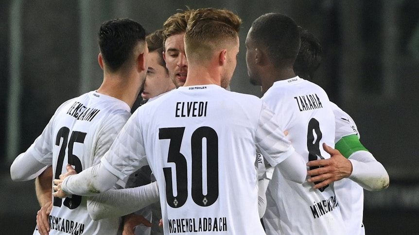 Die Gladbacher feierten am Freitagabend einen furiosen 3:2-Sieg gegen Bayern München.