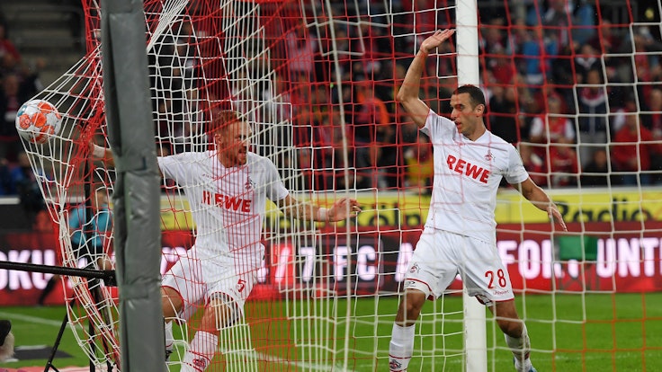 Rafael Czichos und Ellyes Skhiri spielen für den 1. FC Köln gegen Greuther Fürth.