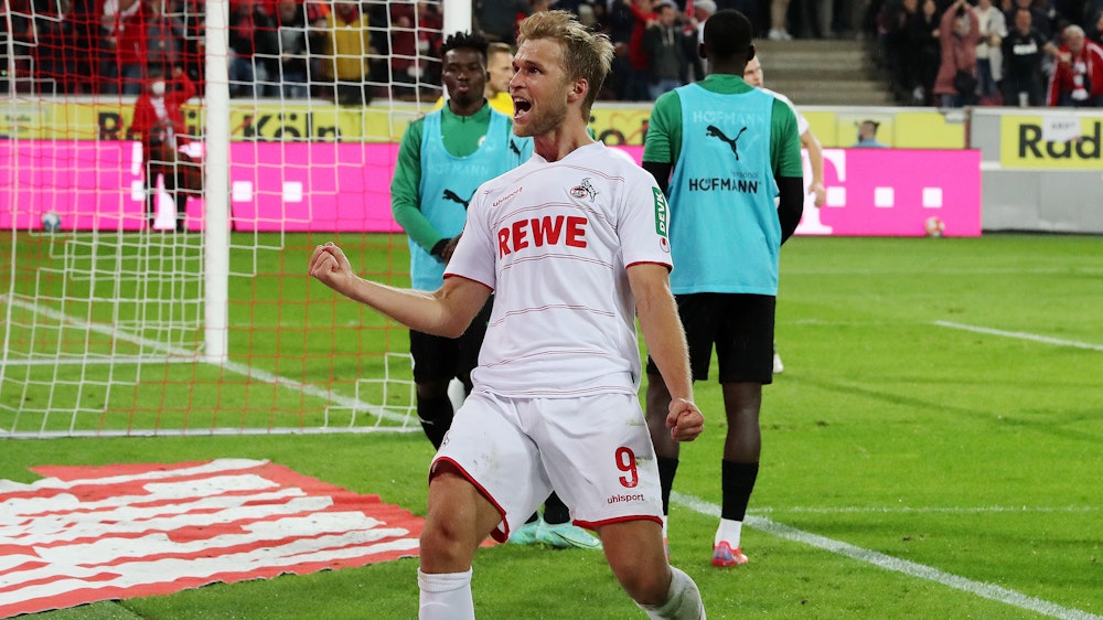 Sebastian Andersson vom 1. FC Köln jubelt gegen Greuther Fürth.