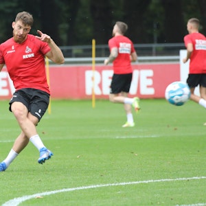 Salih Özcan trainiert beim 1. FC Köln.