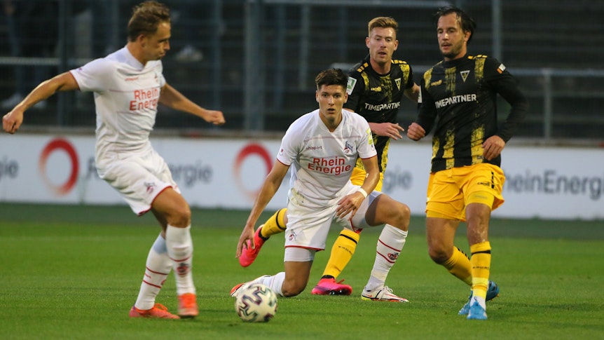 Mathias Olesen und Sava Cestic spielen für die U21 des 1. FC Köln gegen Alemannia Aachen.