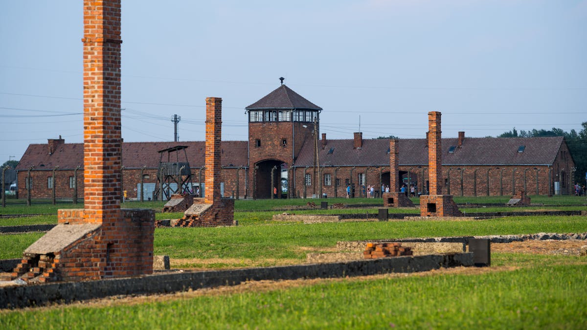 An der NS-Gedenkstätte Auschwitz (hier ein Archivfoto von 2018) kam es zu einem „abscheulichen Angriff“.