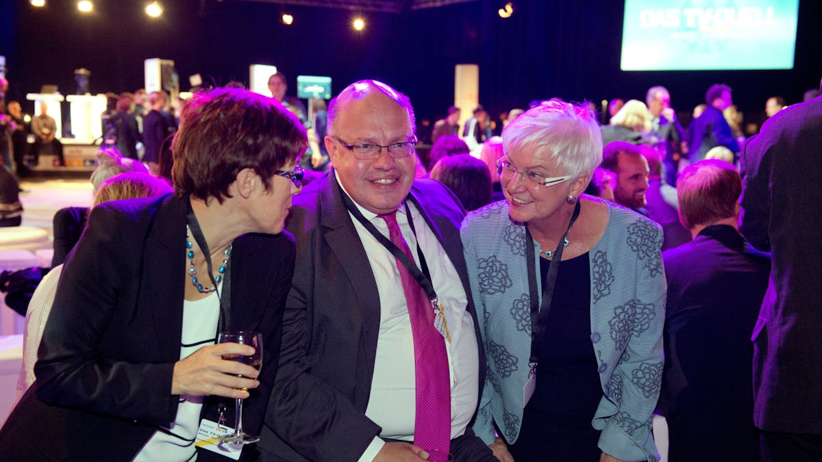 Annegret Kramp-Karrenbauer (CDU, v.l), Bundesumweltminister Peter Altmaier (CDU) und CSU-Landesgruppenchefin Gerda Hasselfeldt 2013 in Berlin.
