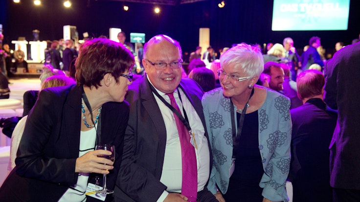Annegret Kramp-Karrenbauer (CDU, v.l), Bundesumweltminister Peter Altmaier (CDU) und CSU-Landesgruppenchefin Gerda Hasselfeldt 2013 in Berlin.