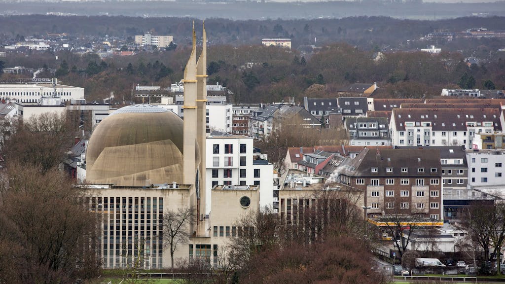 Blick Kölner Moschee an der Venloer Straße&nbsp;
