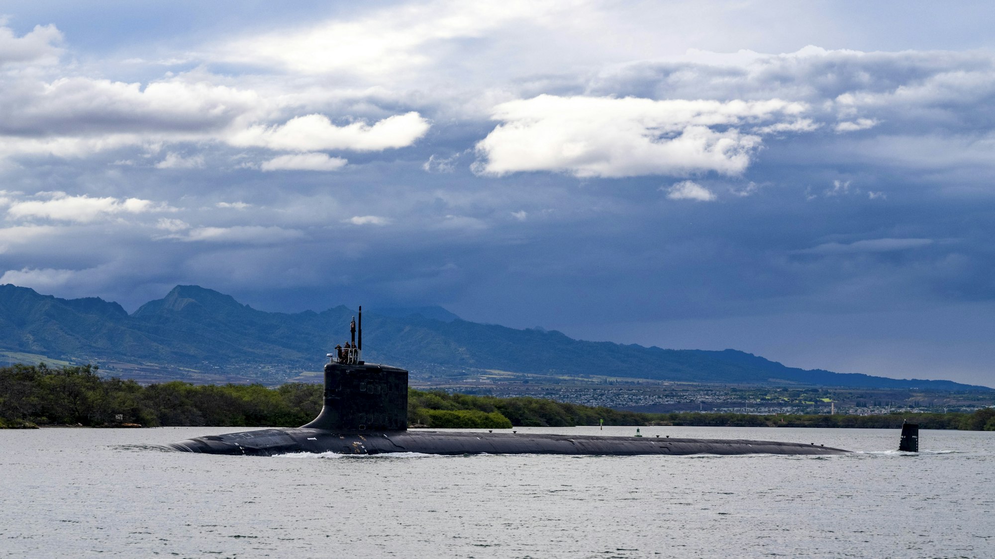 Ein U-Boot der „Virginia-Klasse“ verlässt am 31. August 2021 die Joint Base Pearl Harbor-Hickam. Ein Spion wollte wichtige Informationen über den Bau der Reaktoren weiterverkaufen.