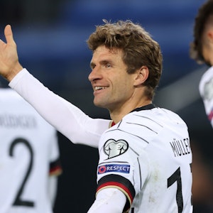 Thomas Müller jubelt im WM-Quali-Spiel gegen Rumänien